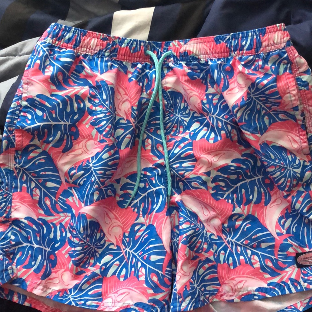 Vineyard Vines Chappy Trunk
